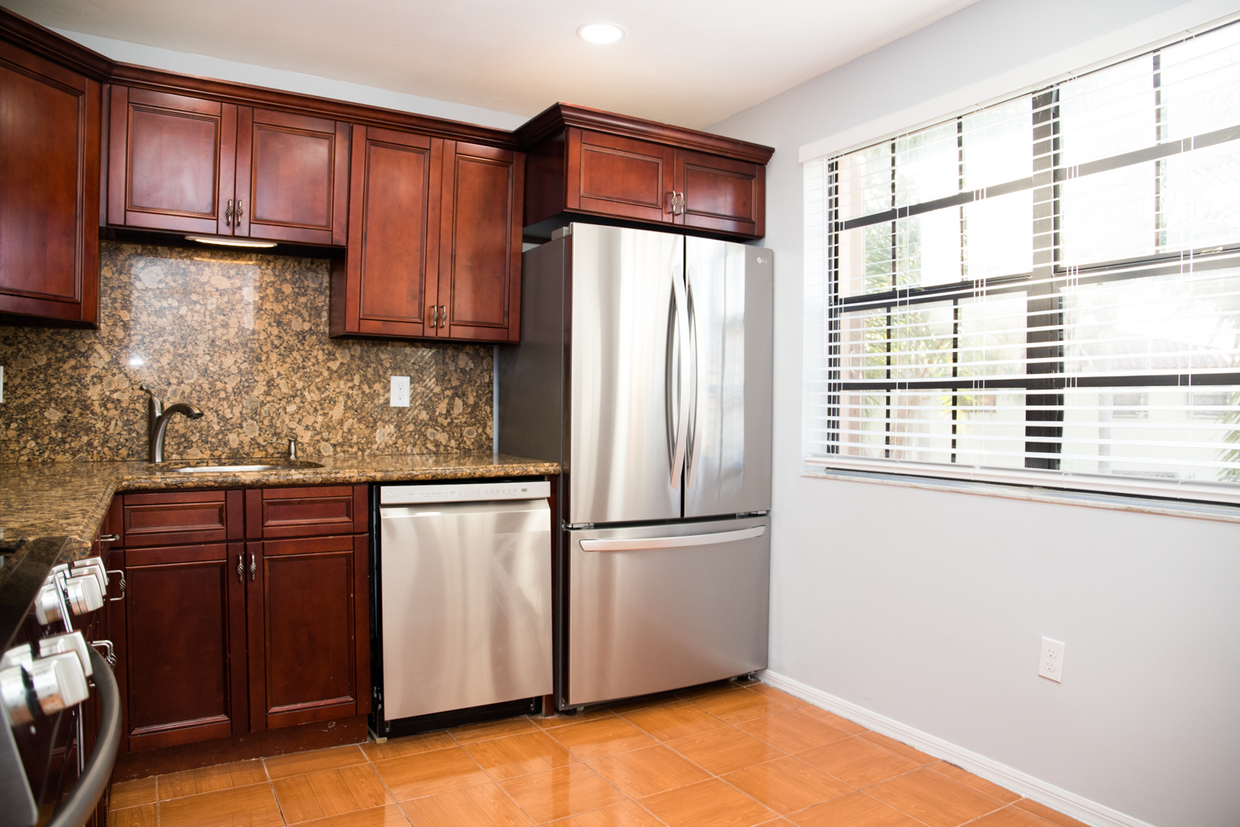 Kitchen (2nd Floor): Fully renovated kitchen with brand new appliances - 9890 Hammocks Blvd