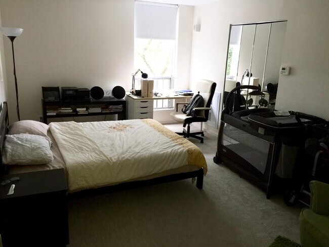 Foto del edificio - 33 Pond Ave