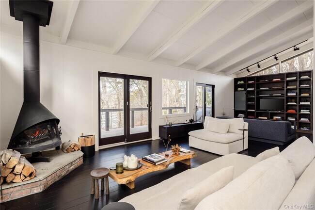 Foto del edificio - 15 Lake View Ct