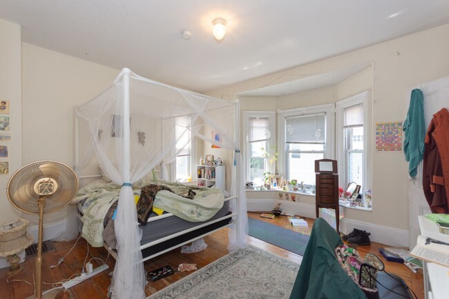 Photo - 121 Franklin St Apartment