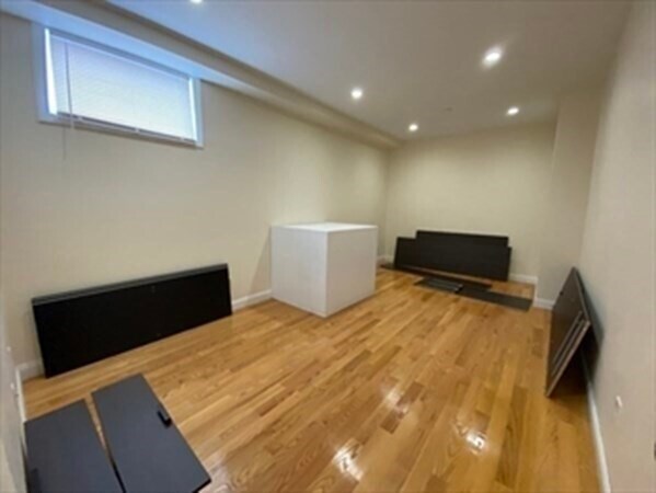Foto del edificio - 657 Adams St