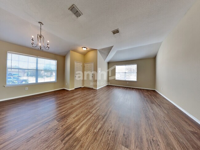 Building Photo - 14149 Filly St