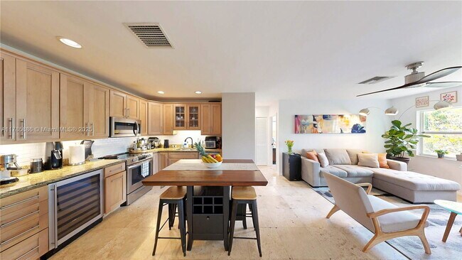 Photo - 530 NE 15th Ct Apartment