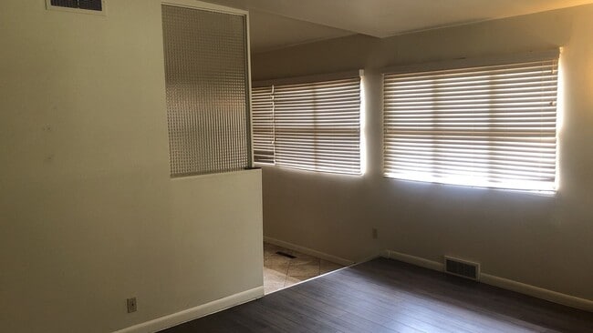 Foto del edificio - 1313-1315-1315 NE Harvey Rd