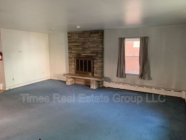 Building Photo - 40 Beech St