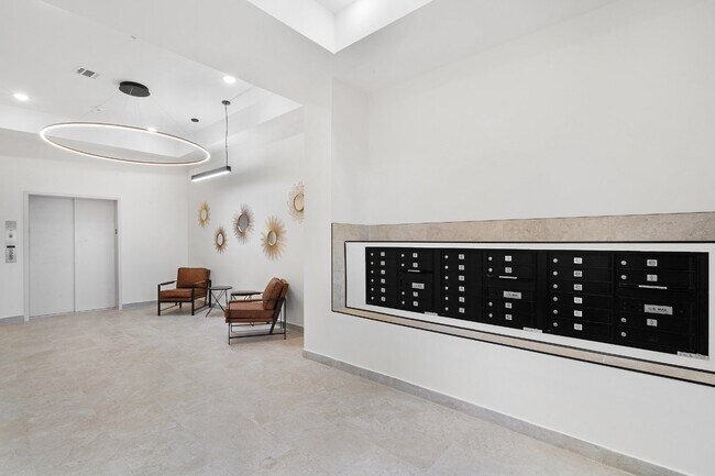 Foto del edificio - Brand New Barbara Anne Lofts.