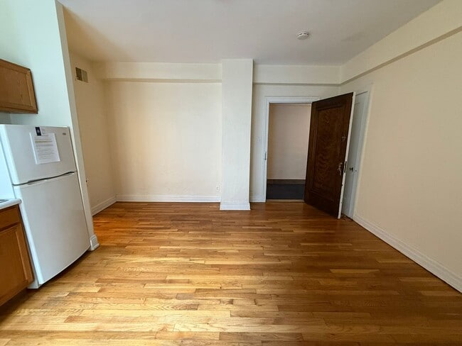 Interior Photo - New King Edward Apartments