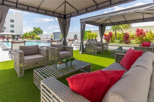 Foto del edificio - 18301 S Dixie Hwy