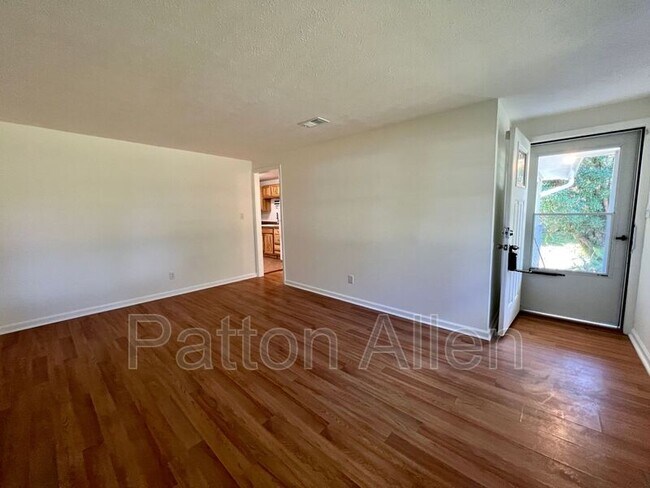 Foto del edificio - 45 High Meadow Rd