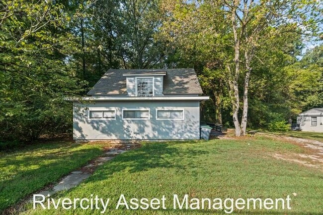 Foto del edificio - You Don't Want To Miss This One!!!!! It Is A Must See!!!!!! PRICE REDUCTION, SECTION 8 WELCOMED!!!!