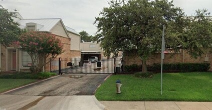 Building Photo - 9852 Brockbank Dr