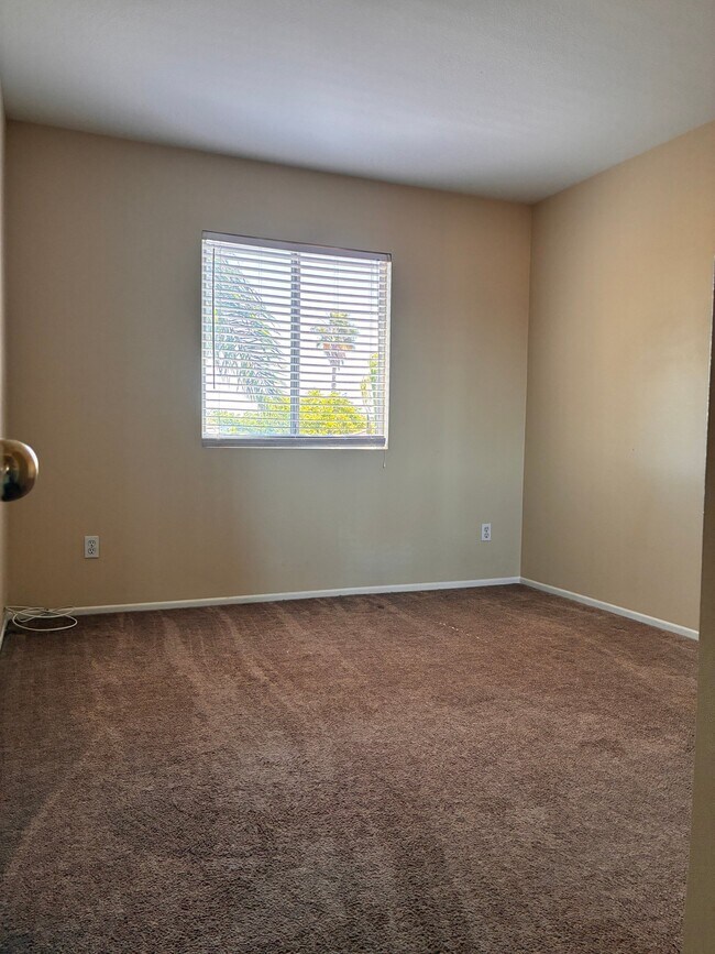 Foto del edificio - 42135 Chestnut Dr