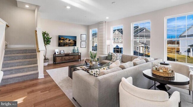 Foto del edificio - 205 Red Leaf Ln