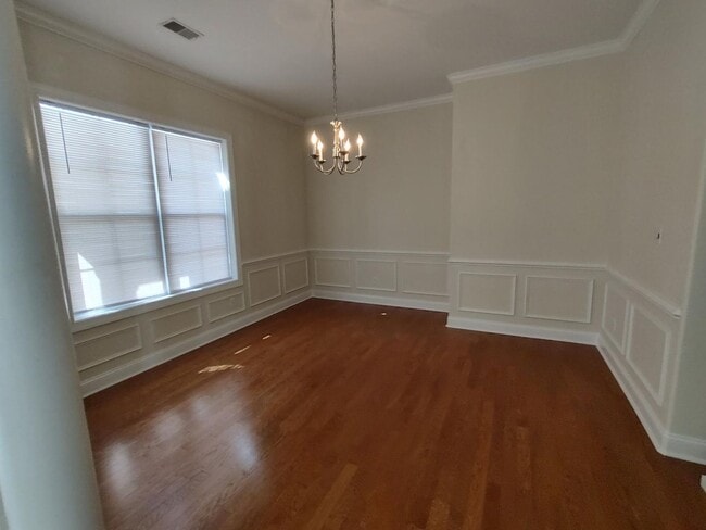 Building Photo - 38 Glencairn Ave