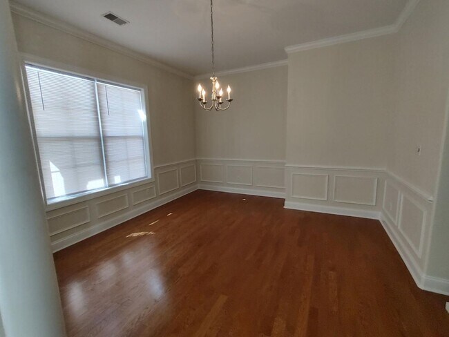 Foto del edificio - 38 Glencairn Ave