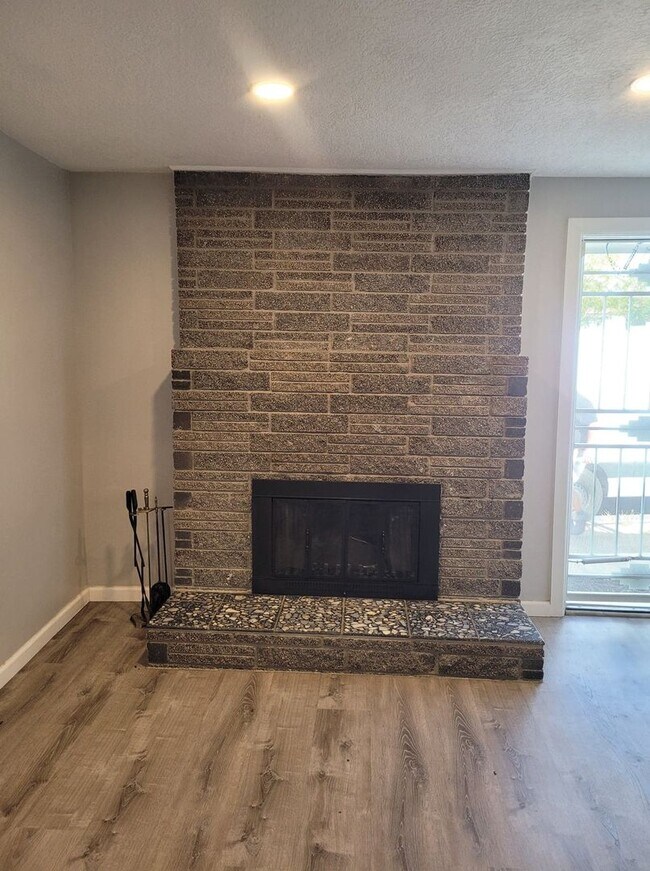 Foto del edificio - NEWLY REMODELED 1 BED BATH