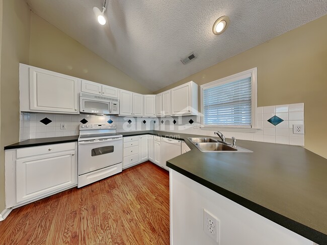 Building Photo - 1795 Pebble Run Ln