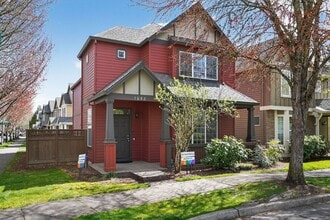 Building Photo - 1052 SE Portlandia Ave