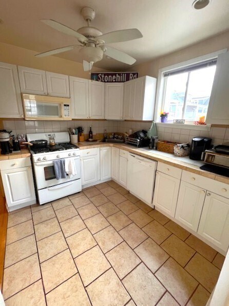 Foto del edificio - 2 Paige Ave