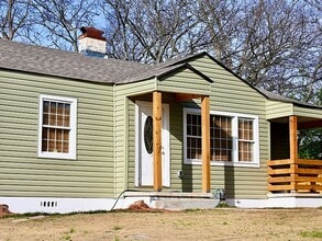 Building Photo - 4448 6th Ave S