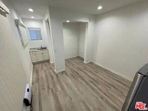 Building Photo - 120 Hurricane St