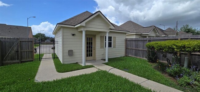 Building Photo - 1819 Leisure Ct