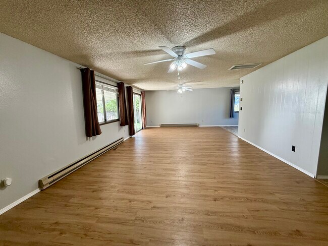 Foto del edificio - 5363 Gatewood Dr
