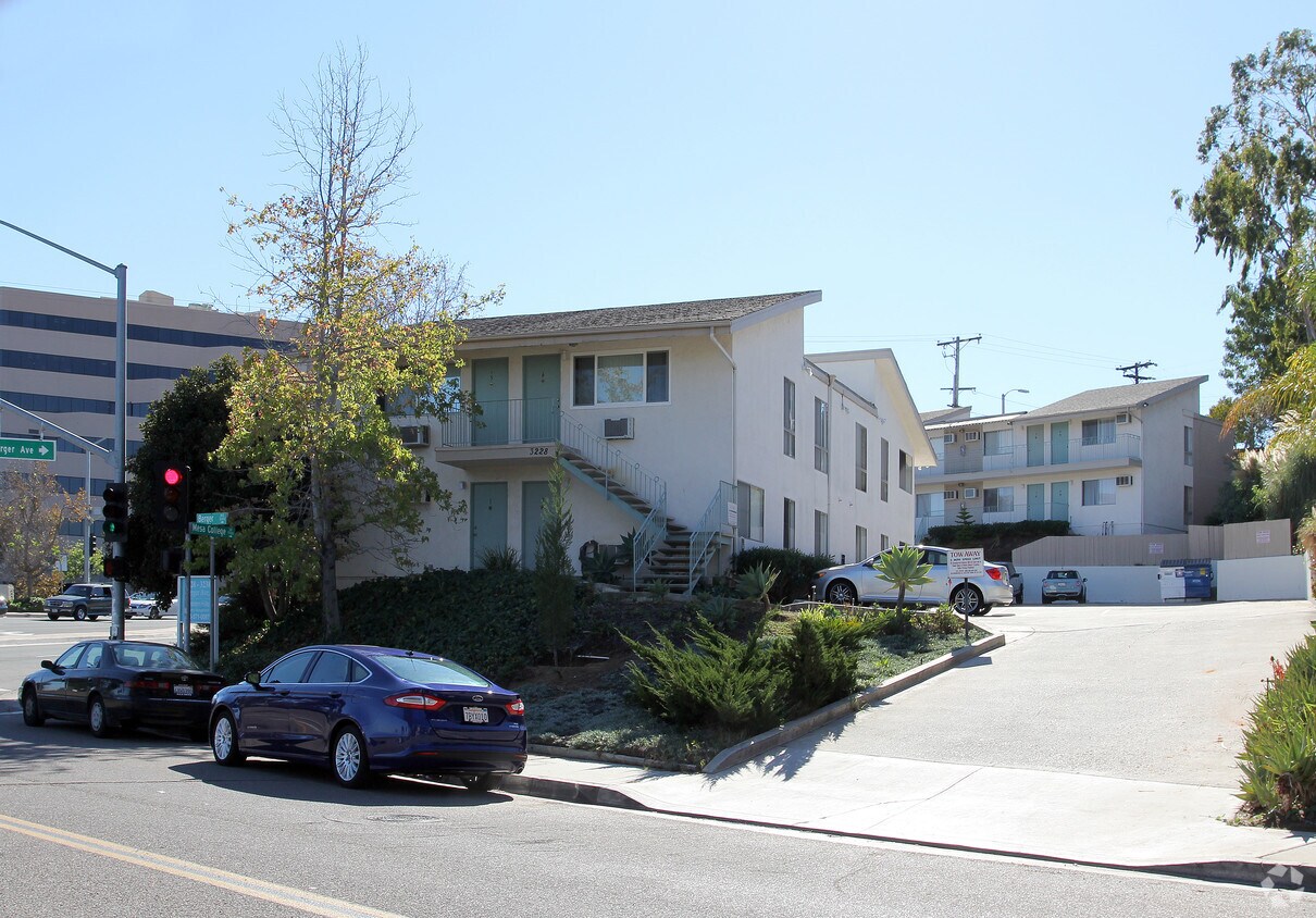 Primary Photo - 3228-3238 Berger Ave