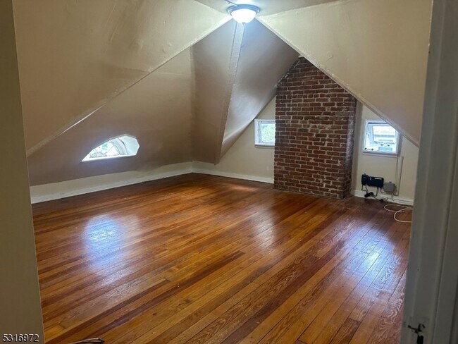 Foto del edificio - 324 Claremont Ave