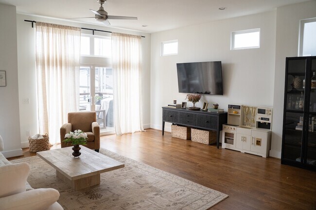 Foto del edificio - 424 36th Ave N