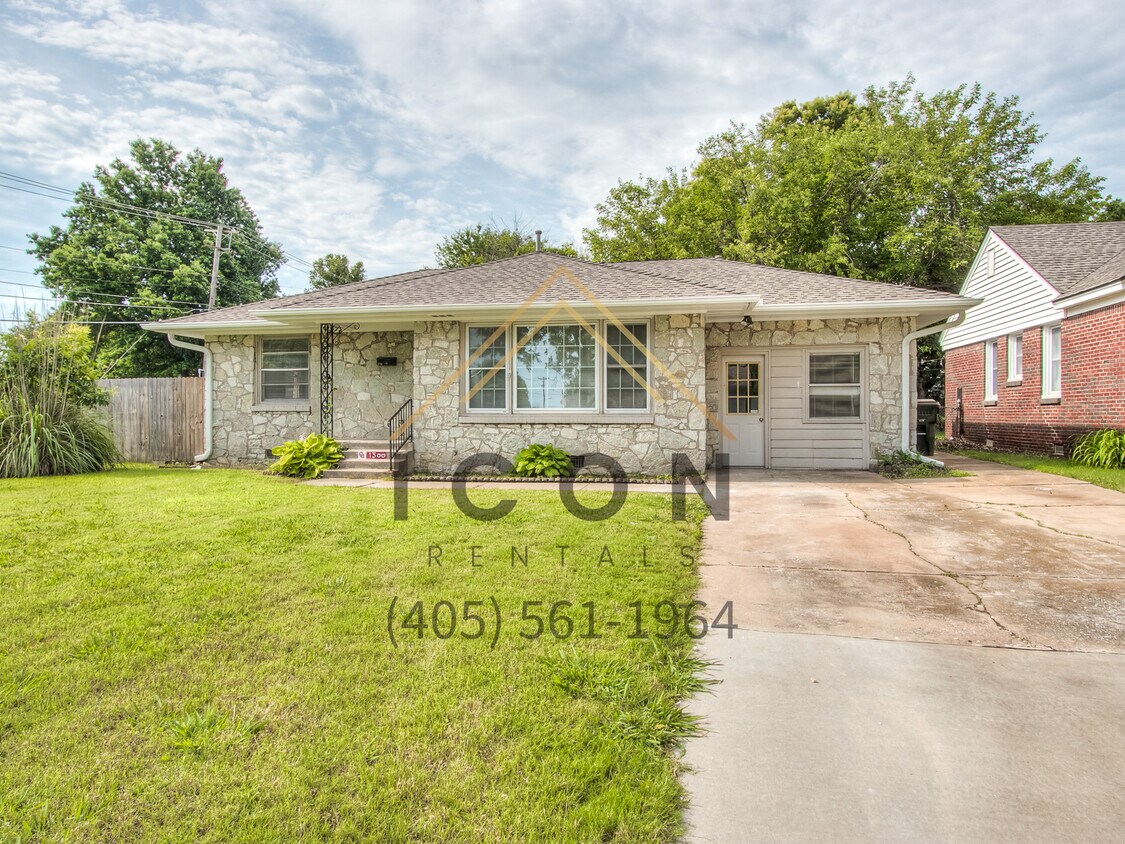 Primary Photo - 1300 Oxford Way