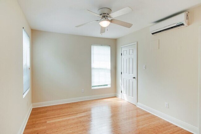 Building Photo - 8525 Hickory St