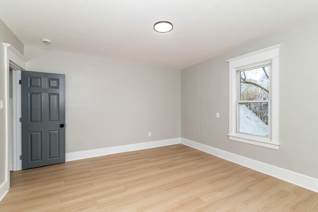 Foto del edificio - 316 W 4th St