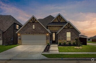 Building Photo - 3234 Cumby Dr