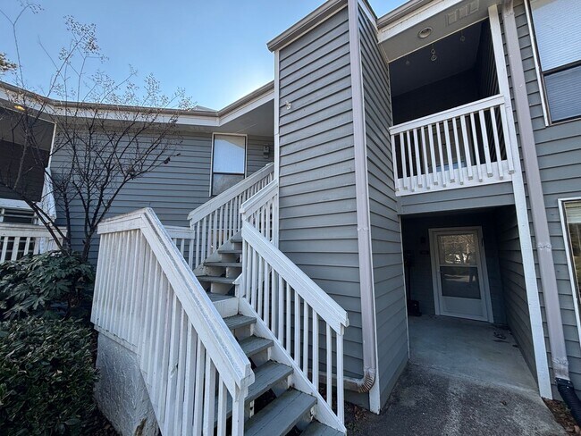 Foto del edificio - 2 Bed 2 Bath Condominium in Hampstead