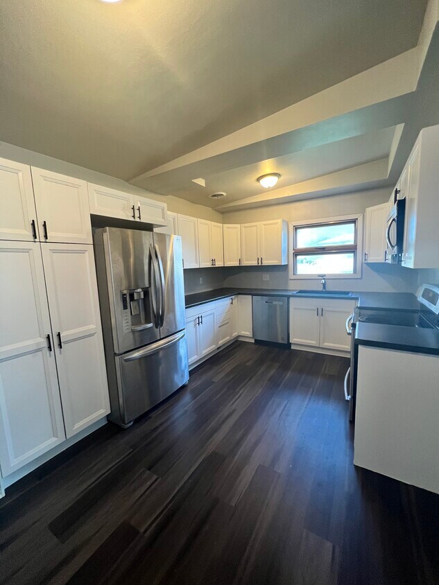 2605 Cedar St, Davenport, IA 52804 House Rental in Davenport, IA