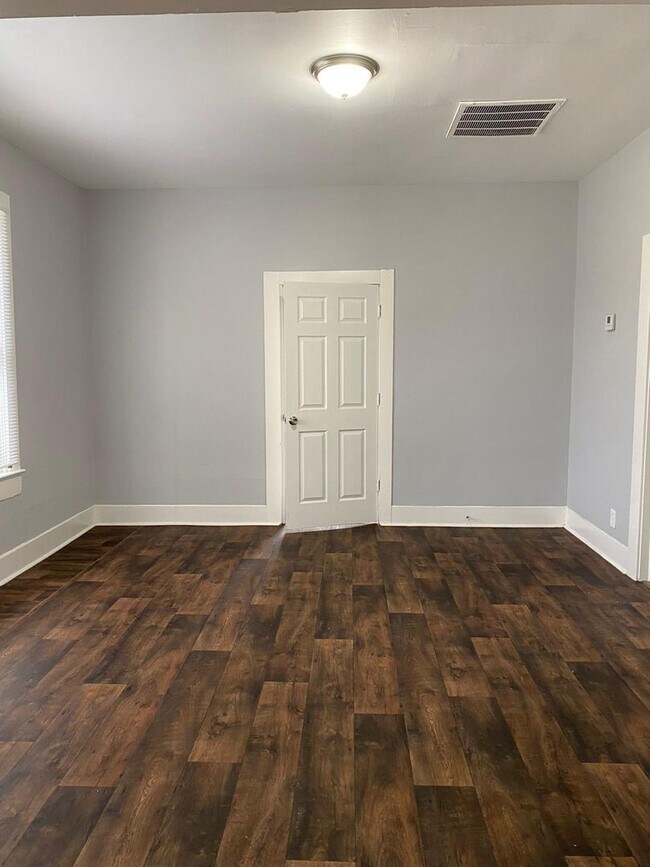 Foto del edificio - 2781 Sabine Pass Ave