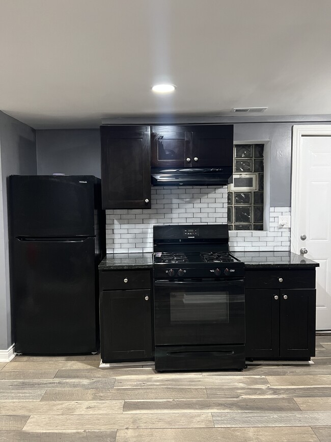 6536 S Drexel Ave Unit Garden, Chicago, IL 60637 Apartments in