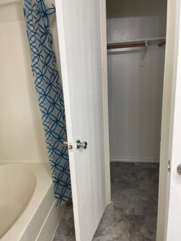 Building Photo - 5017 Borden Dr