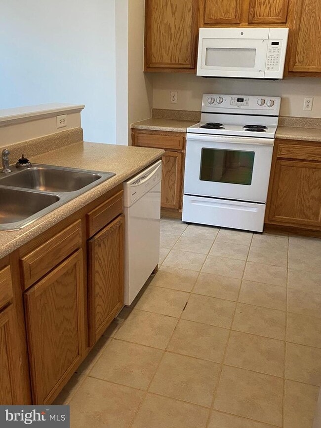 741 Bassett Dr, Chambersburg, PA 17201 Townhome Rentals in