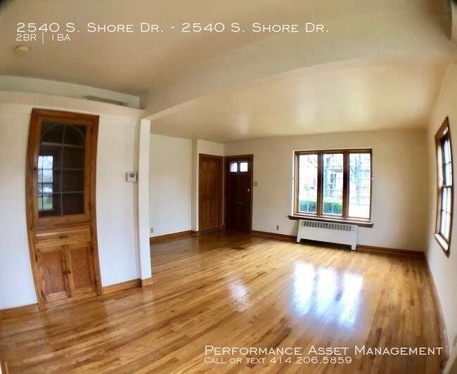 Foto del edificio - 2540 S Shore Dr