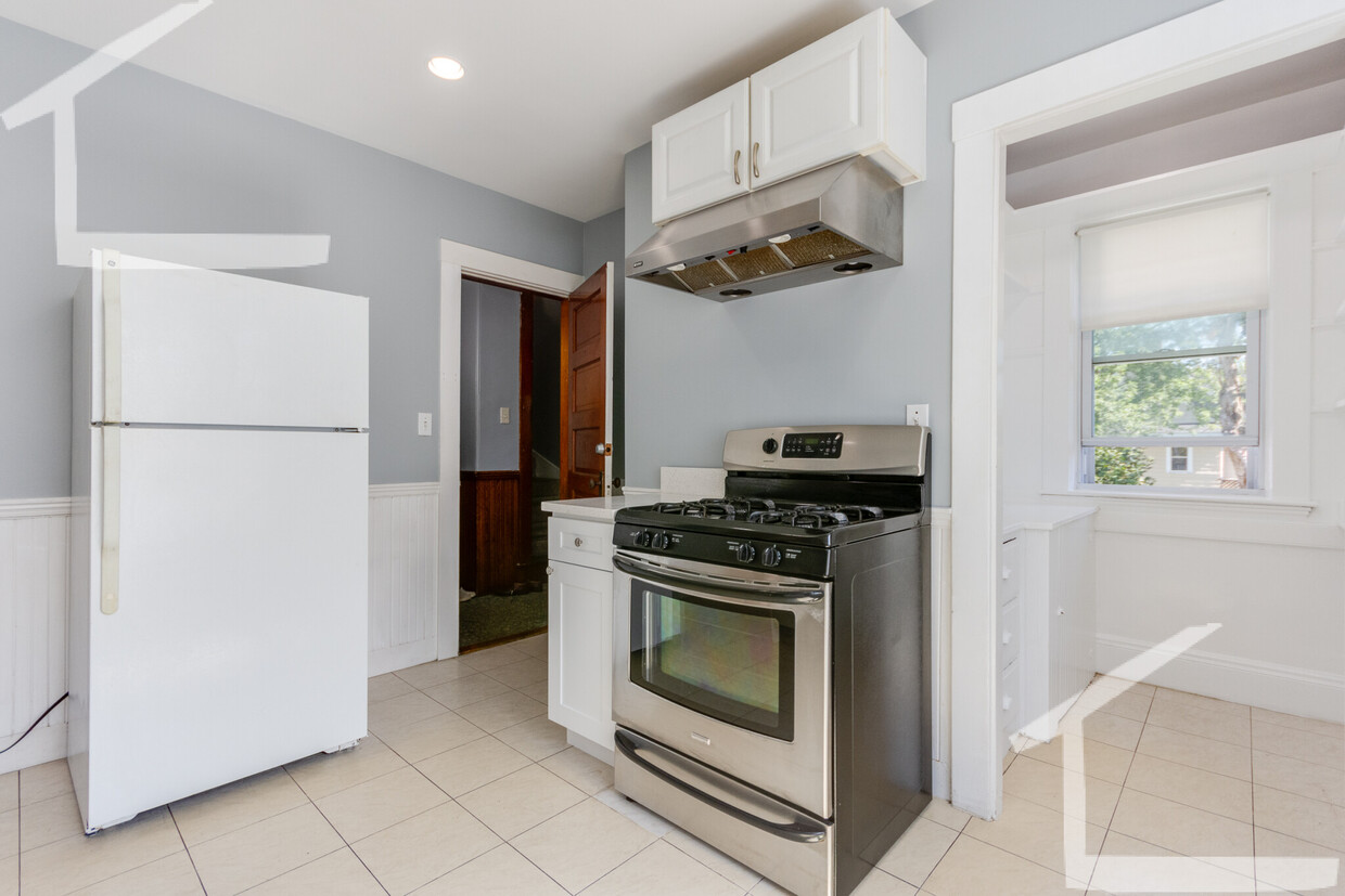 Primary Photo - 17 Champney St