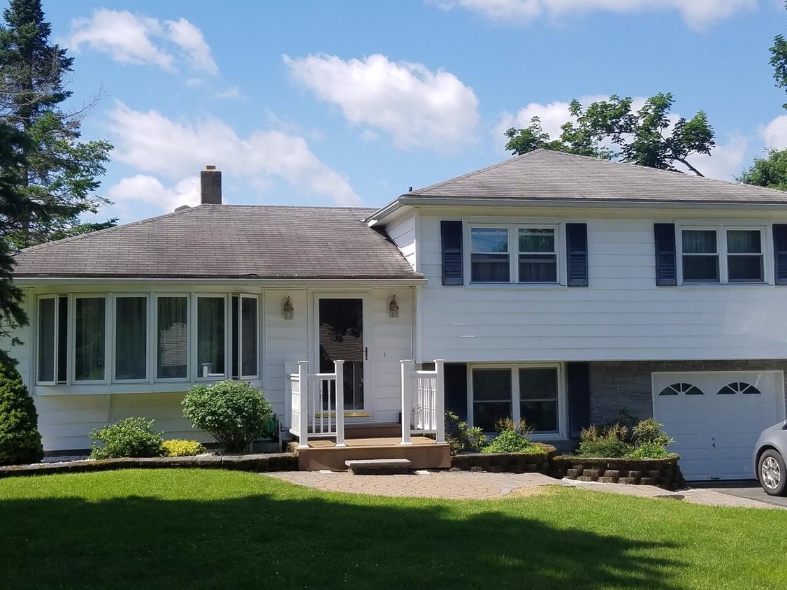 Foto principal - 384 Fairview Cir