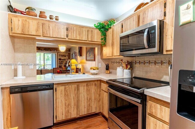 Foto del edificio - 15805 W Waterside Cir