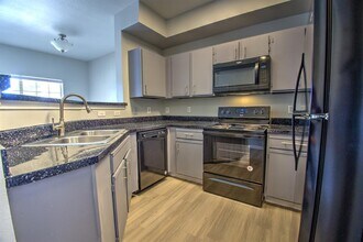 Building Photo - 2320 Gracy Farms Ln