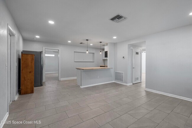 Building Photo - 1281 Alsup Dr