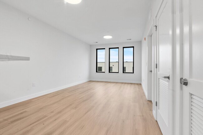 Building Photo - 407 Highland Ave