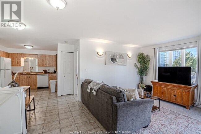 Building Photo - 1708 Banwell Rd