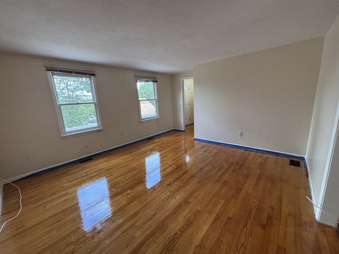 Foto principal - 118 Montclair Ave