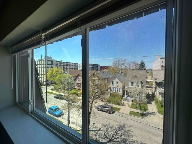 Foto del edificio - 2260 N Summit Ave